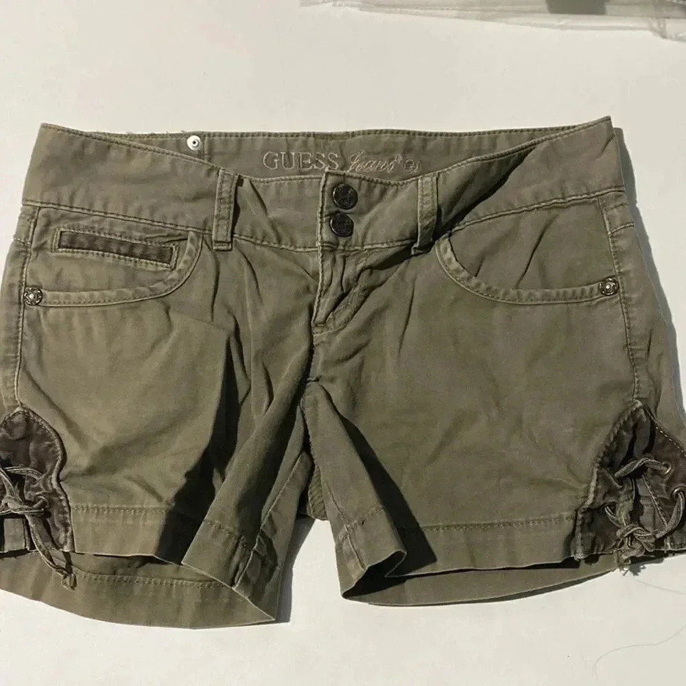 Guess Green stretch Shorts Size 25 0883
